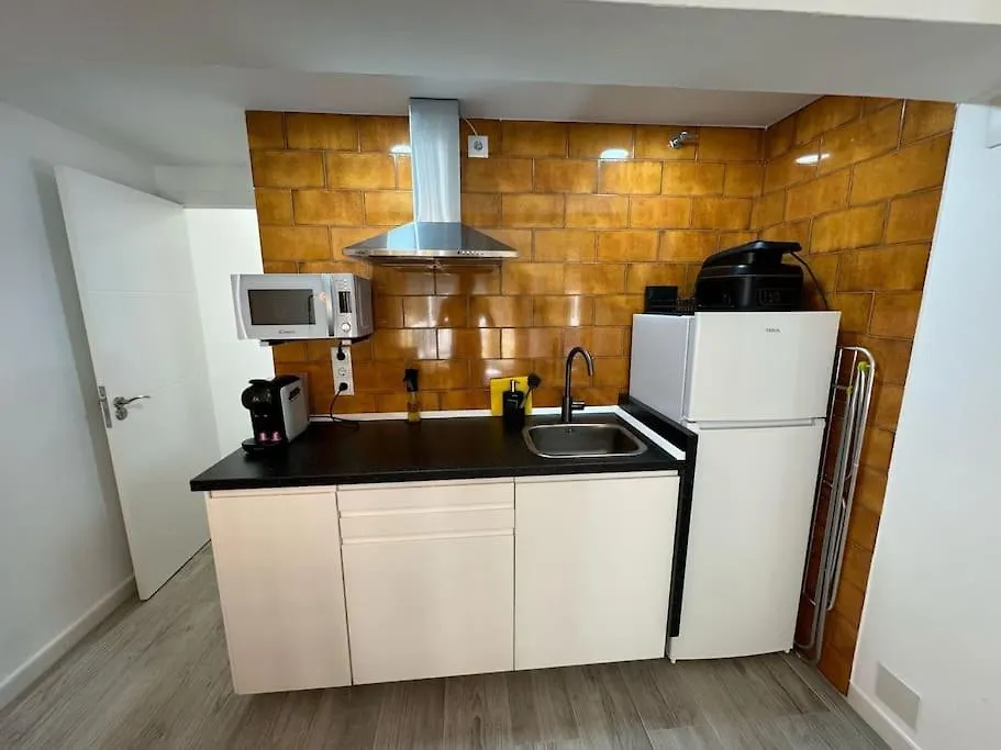 Shelter In Malaga - C1 Apartment
